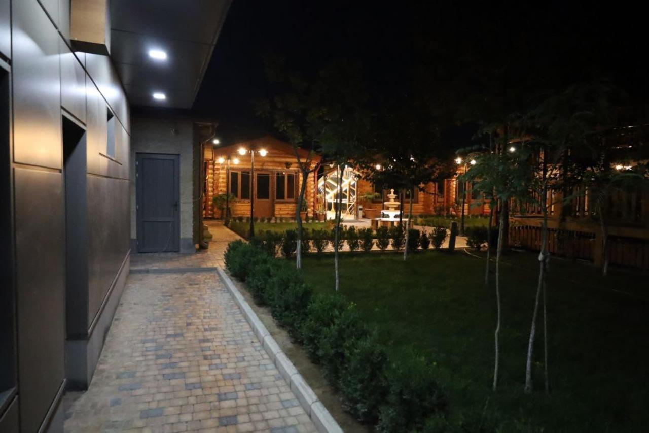 Tnak Hotel Jerevan Buitenkant foto