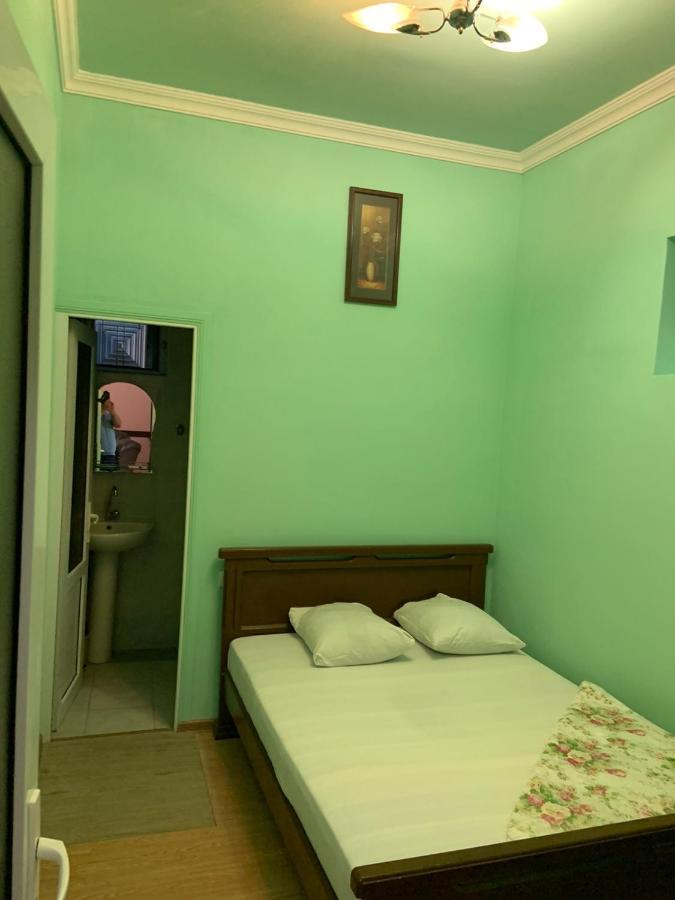 Tnak Hotel Jerevan Buitenkant foto