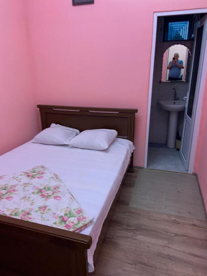 Tnak Hotel Jerevan Buitenkant foto