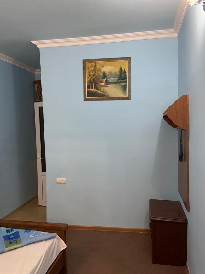 Tnak Hotel Jerevan Buitenkant foto