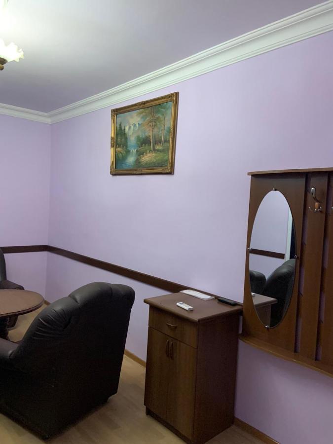 Tnak Hotel Jerevan Buitenkant foto