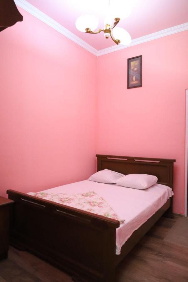 Tnak Hotel Jerevan Buitenkant foto