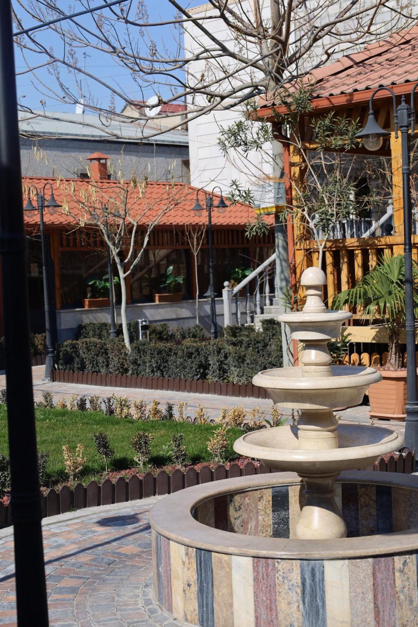 Tnak Hotel Jerevan Buitenkant foto